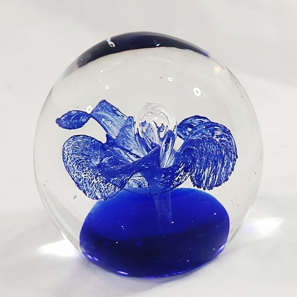 Vintage Set! 1 Blue & 1 White Hand-Blown Glass Floating Flower Paperweights - Picture 5 of 12